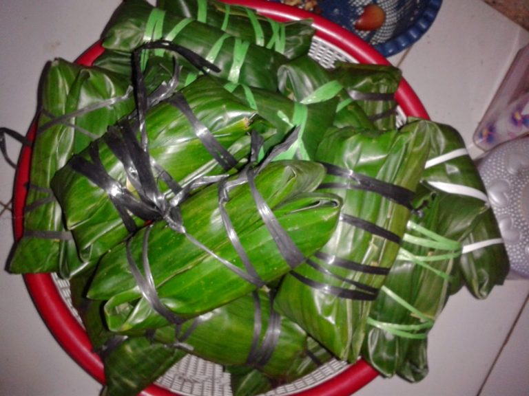 cara membuat buras bugis