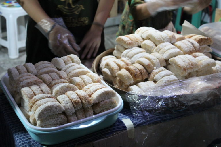 cara membuat kue sagon