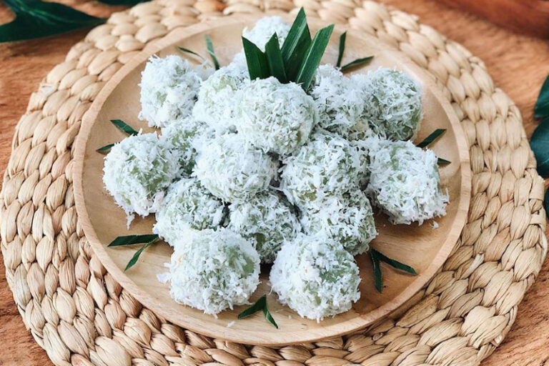 Jajanan Pasar dari Kelapa Parut