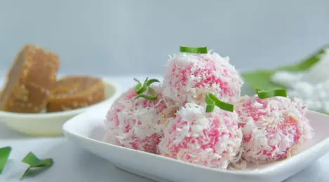 Makanan dari kelapa parut