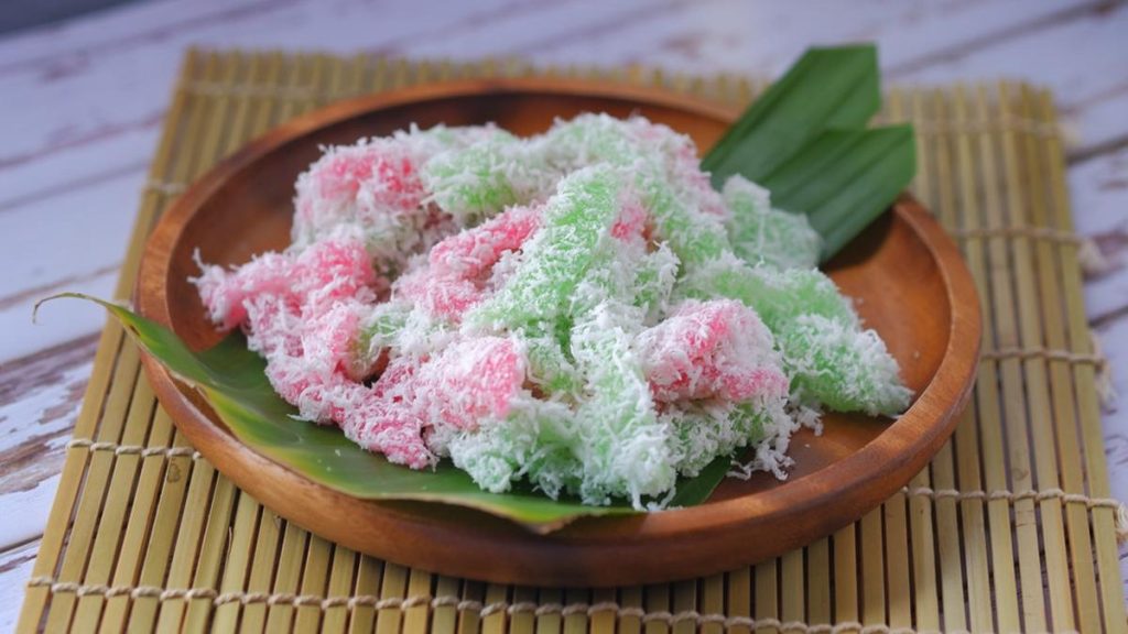jajanan dari kelapa parut