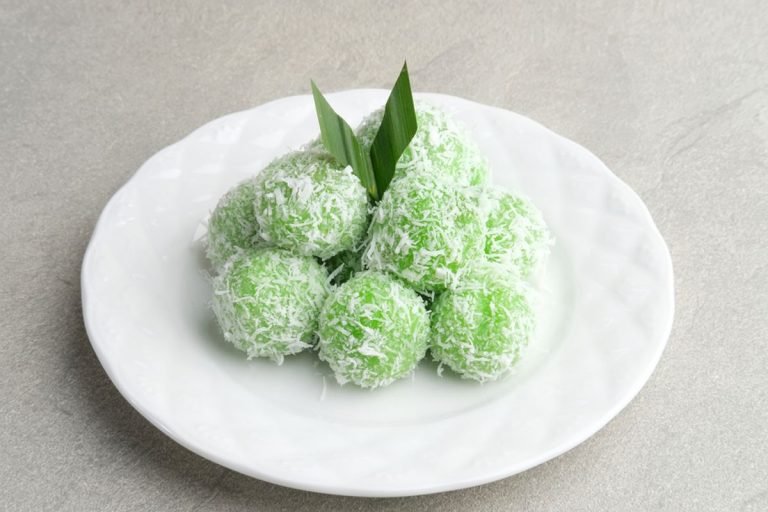 jajanan dari kelapa parut