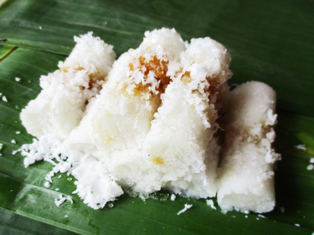 jajanan dari kelapa parut